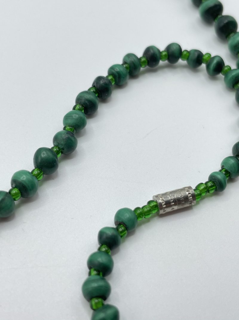 Collier perles et pierres jade – Image 2