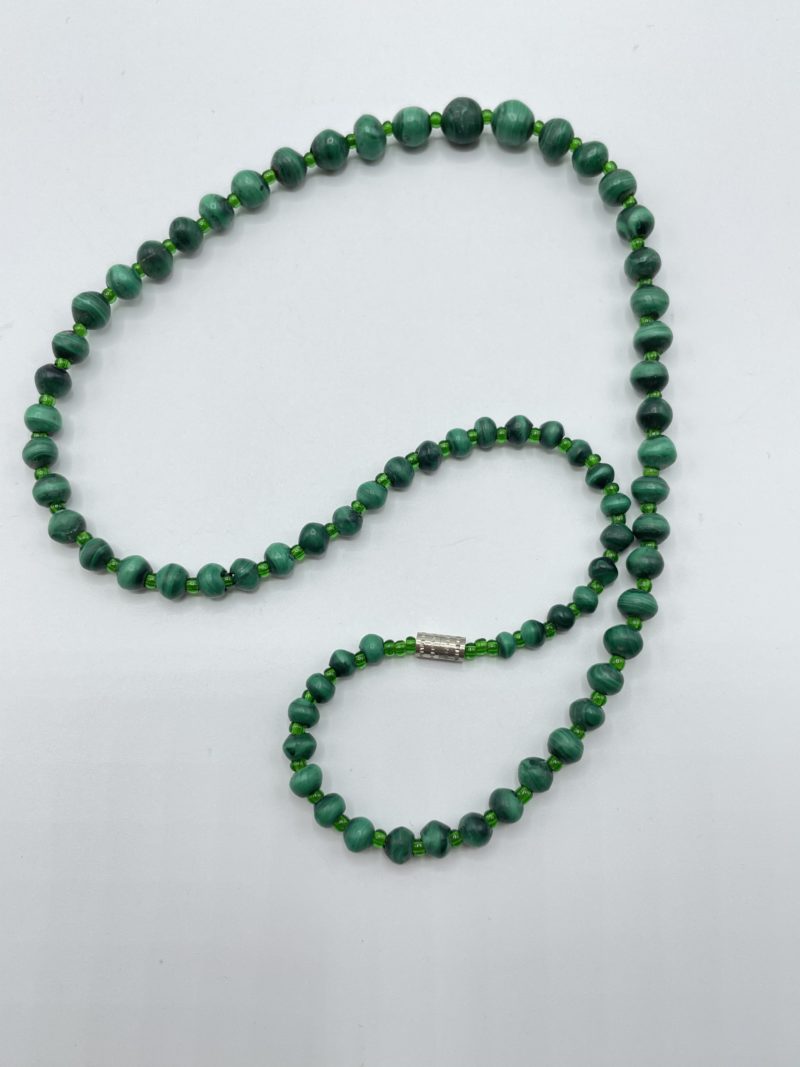 Collier perles et pierres jade – Image 3