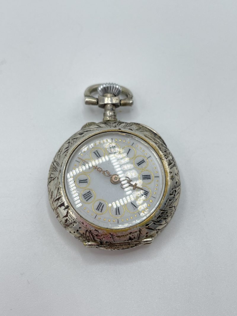 pendentif montre gousset vintage gravure