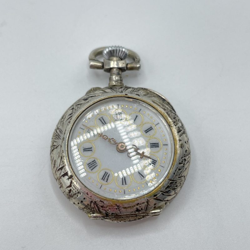 pendentif montre gousset vintage gravure