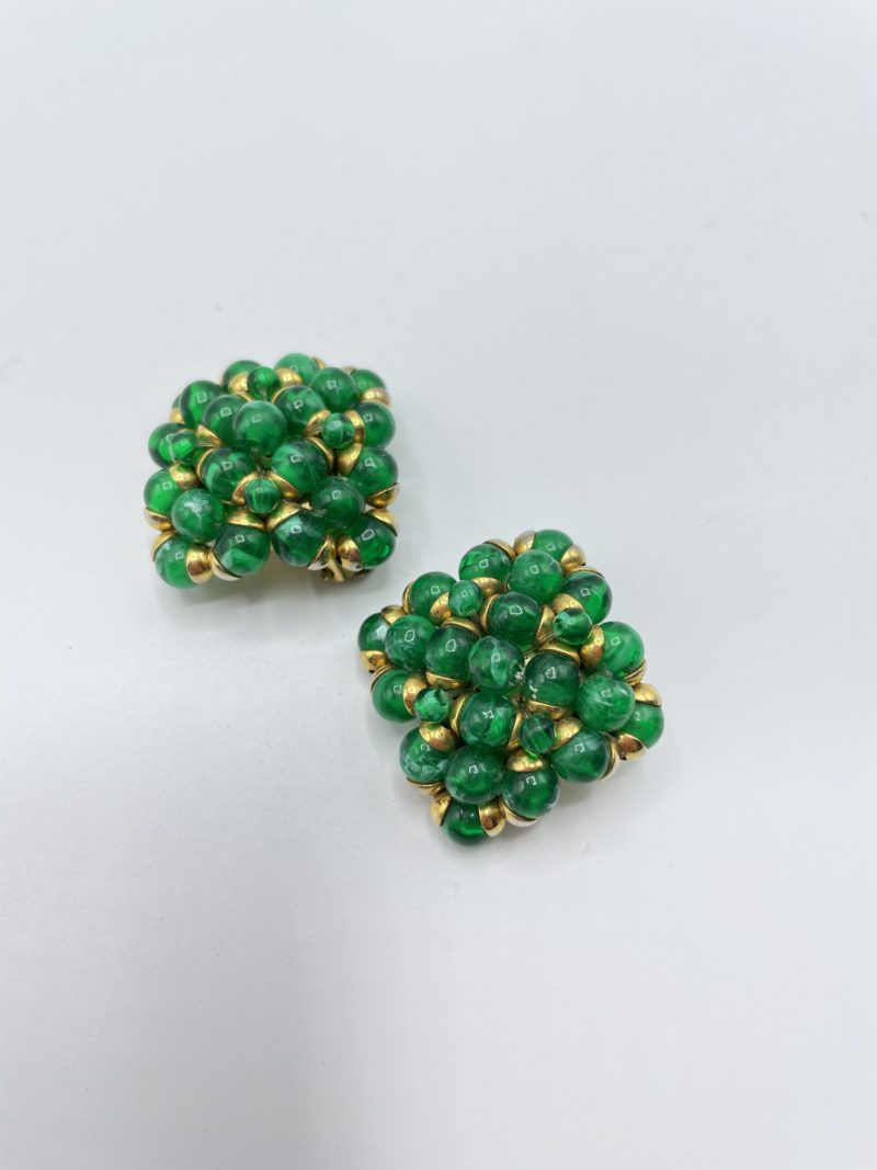 Puces d'oreilles vintage perles vertes – Image 2