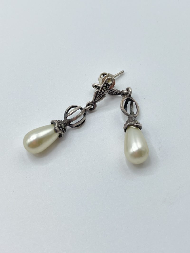Boucles d'oreille perle vintage larmes – Image 2