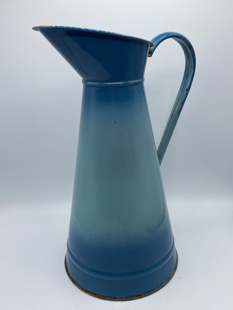 Ancien grand broc de jardin en métal émaillé bleu – Image 4
