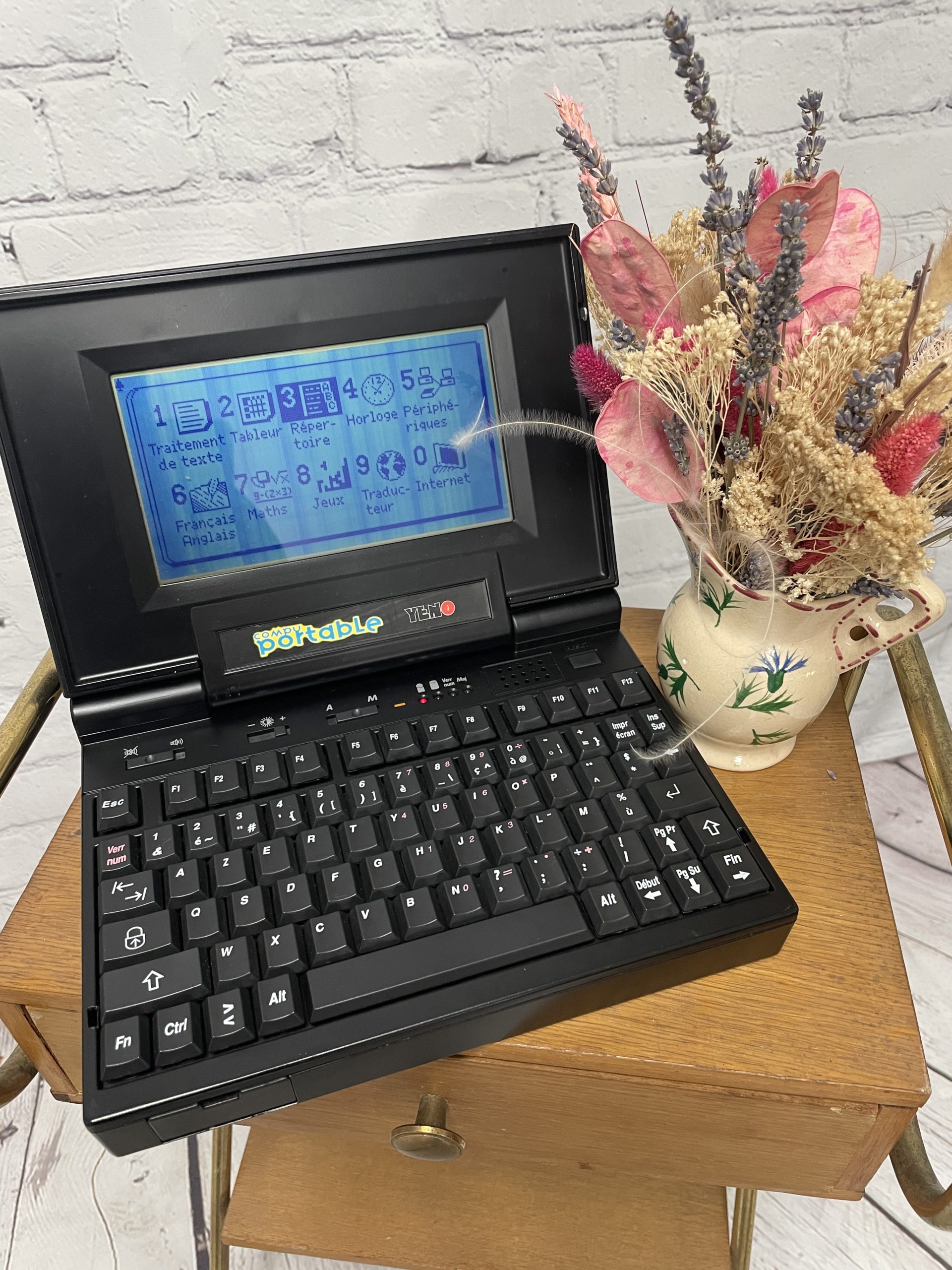 Compuportable YENO ordinateur vintage jeu enfant - Ressourcerie Histoires  Sans Fin