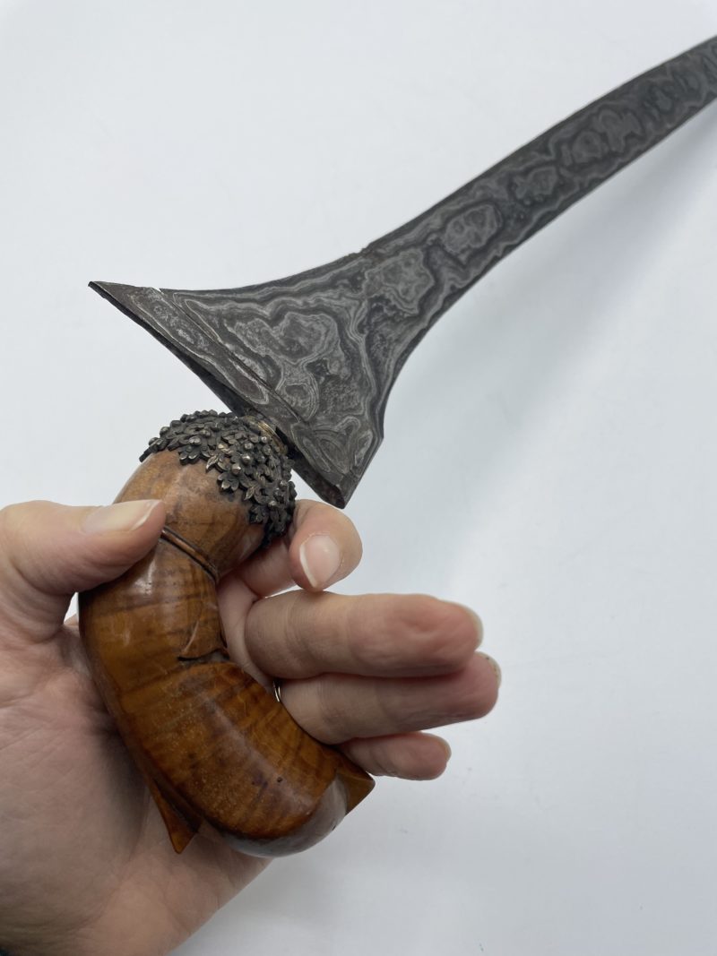 Epée vintage en acier et manche en bois – Image 2