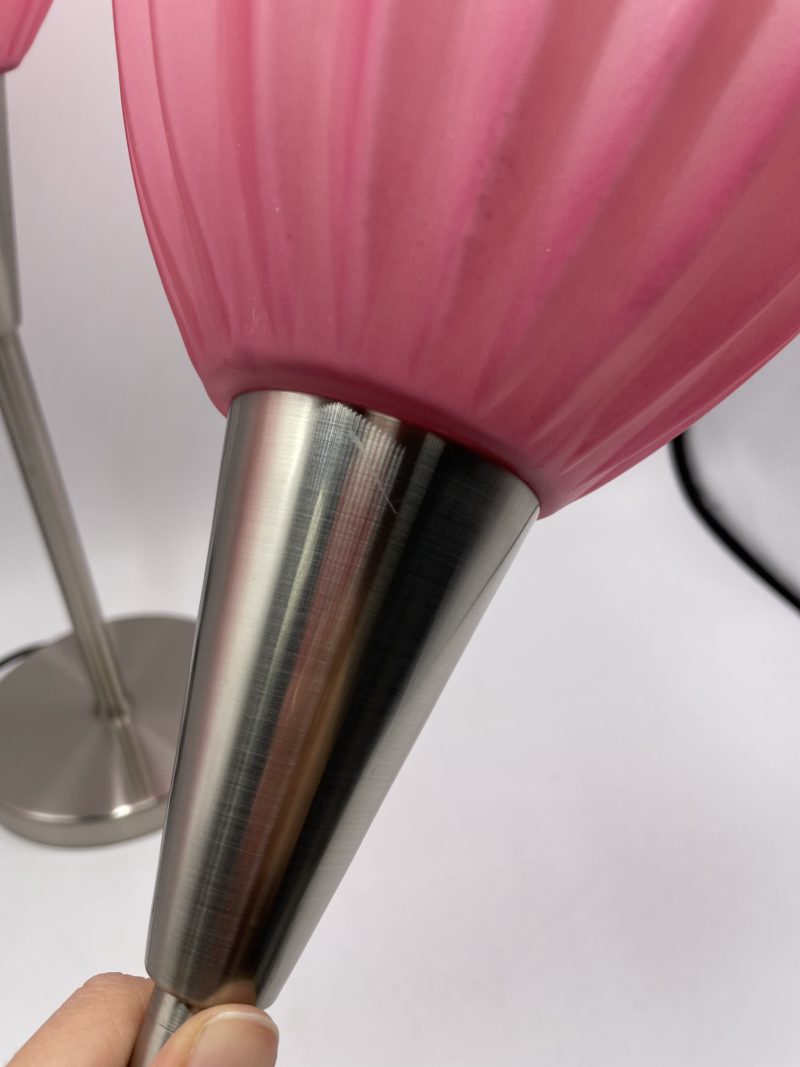 Duo de lampes à pied vintage pâte de verre rose strié et inox – Image 11