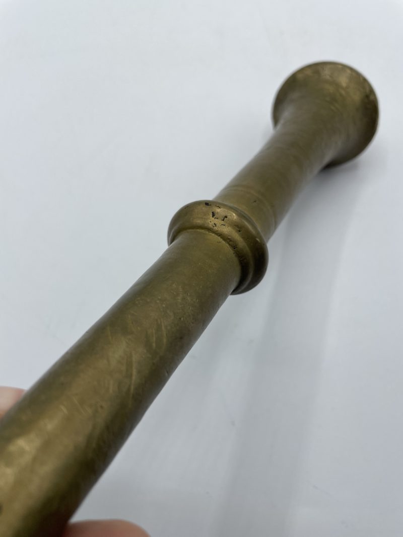 Grand pilon vintage en bronze – Image 6