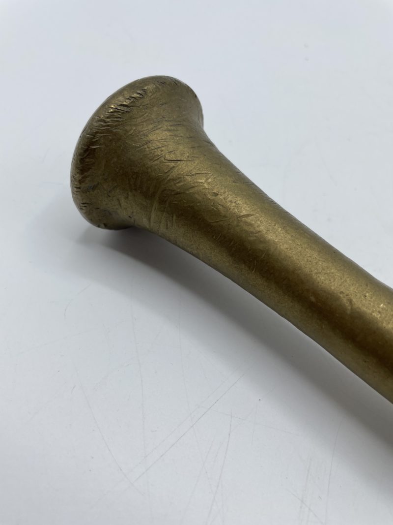Grand pilon vintage en bronze – Image 7