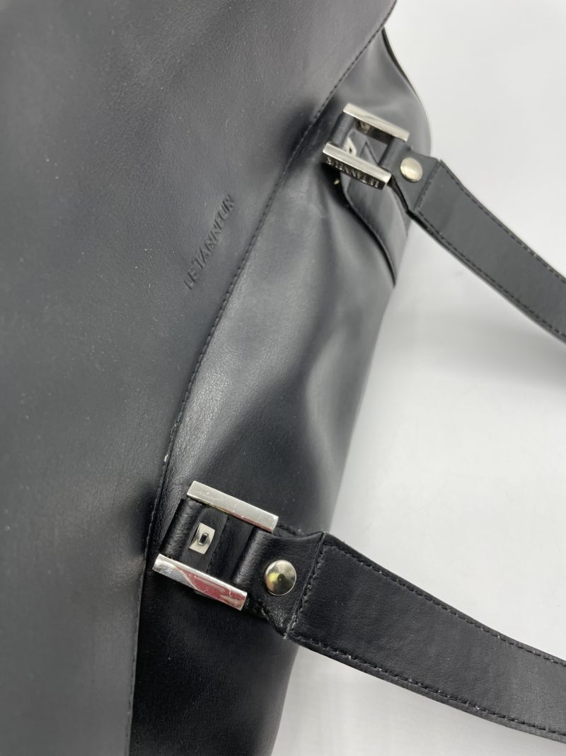 Sac à main vintage rigide cuir lisse noir – Image 4