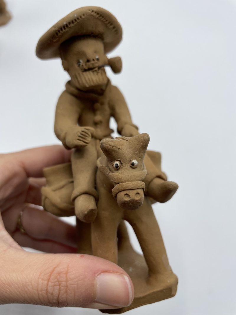 Trio de sculptures en terre cuite de l'artiste brésilien Luiz Antonio Caruaru – Image 3