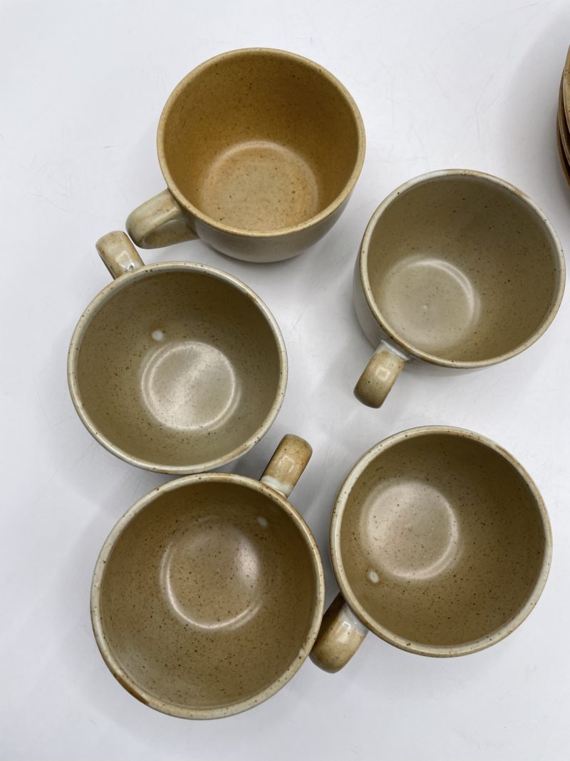 Service à café vintage tasses et soucoupe grès village France – Image 2