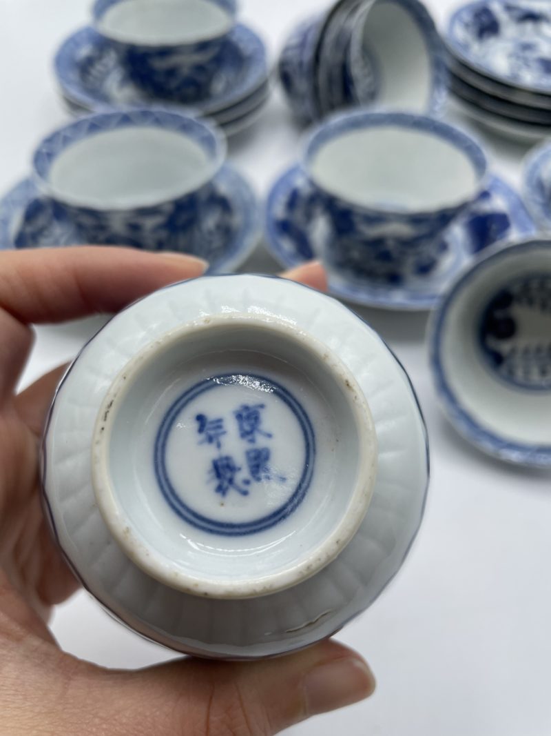 Service à thé tasses et soucoupes vintage en porcelaine de Chine – Image 6