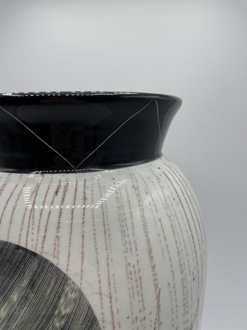 Duo de vases en céramique italiens portrait de femmes – Image 13
