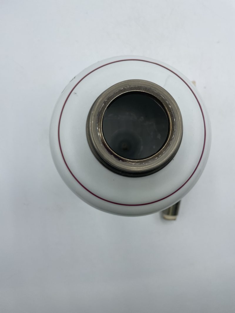 Lampe à pétrole vintage étain et faïence – Image 2