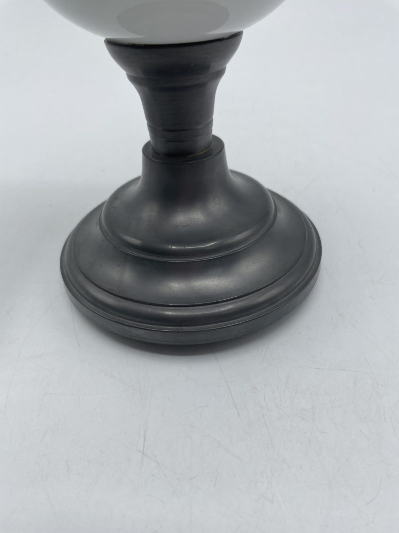 Lampe à pétrole vintage étain et faïence – Image 8