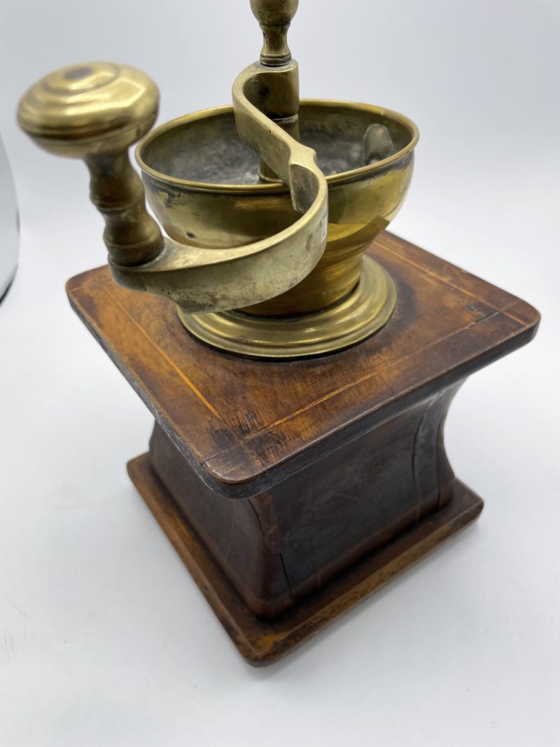 Ancien grand moulin à café 19ème en bois et en bronze – Image 7