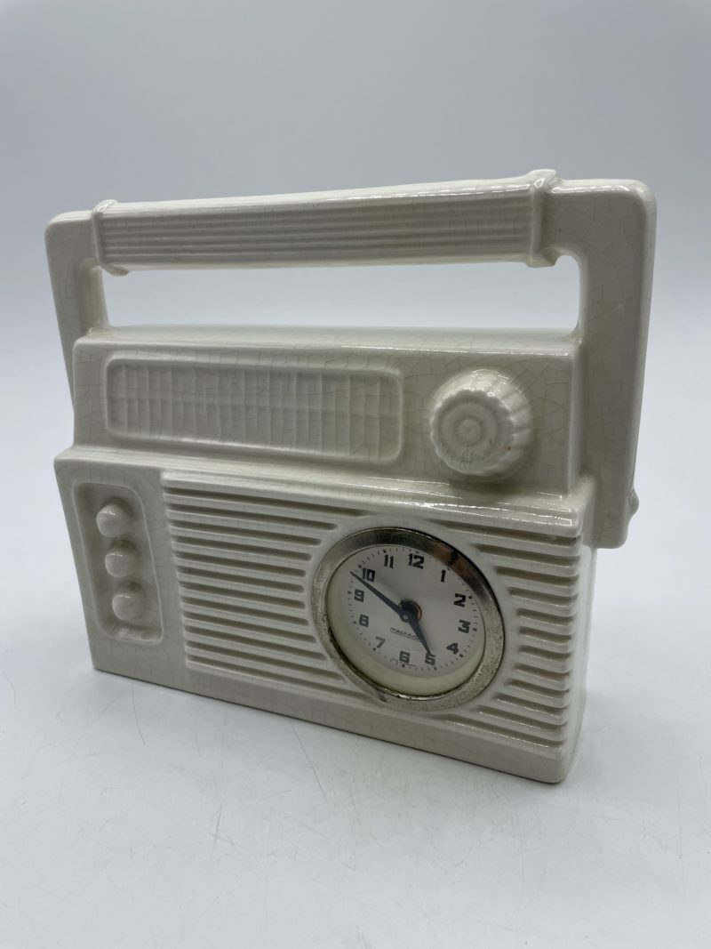 Pendulette vintage en forme de radio en céramique Flying Saucer – Image 2