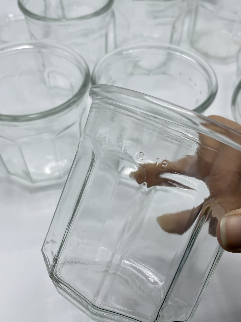Ancien pot à confiture en verre à facettes 500mL numérotés – Image 3