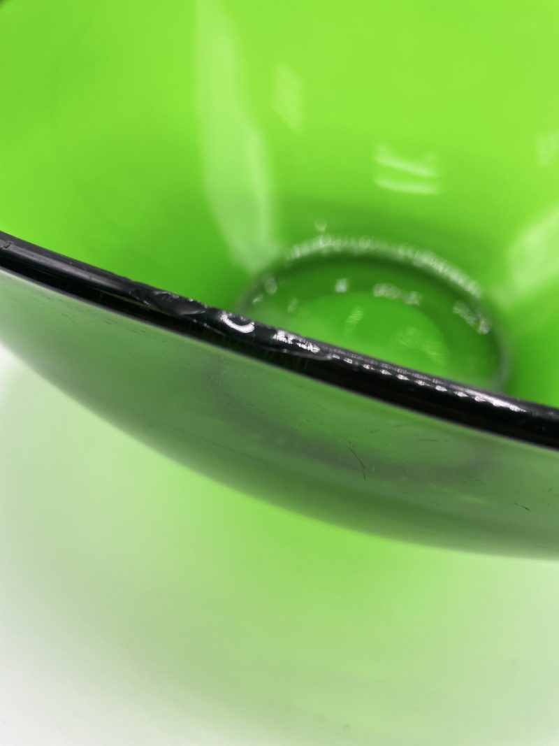 Saladier vintage en verre trempé vert Vereco France – Image 3