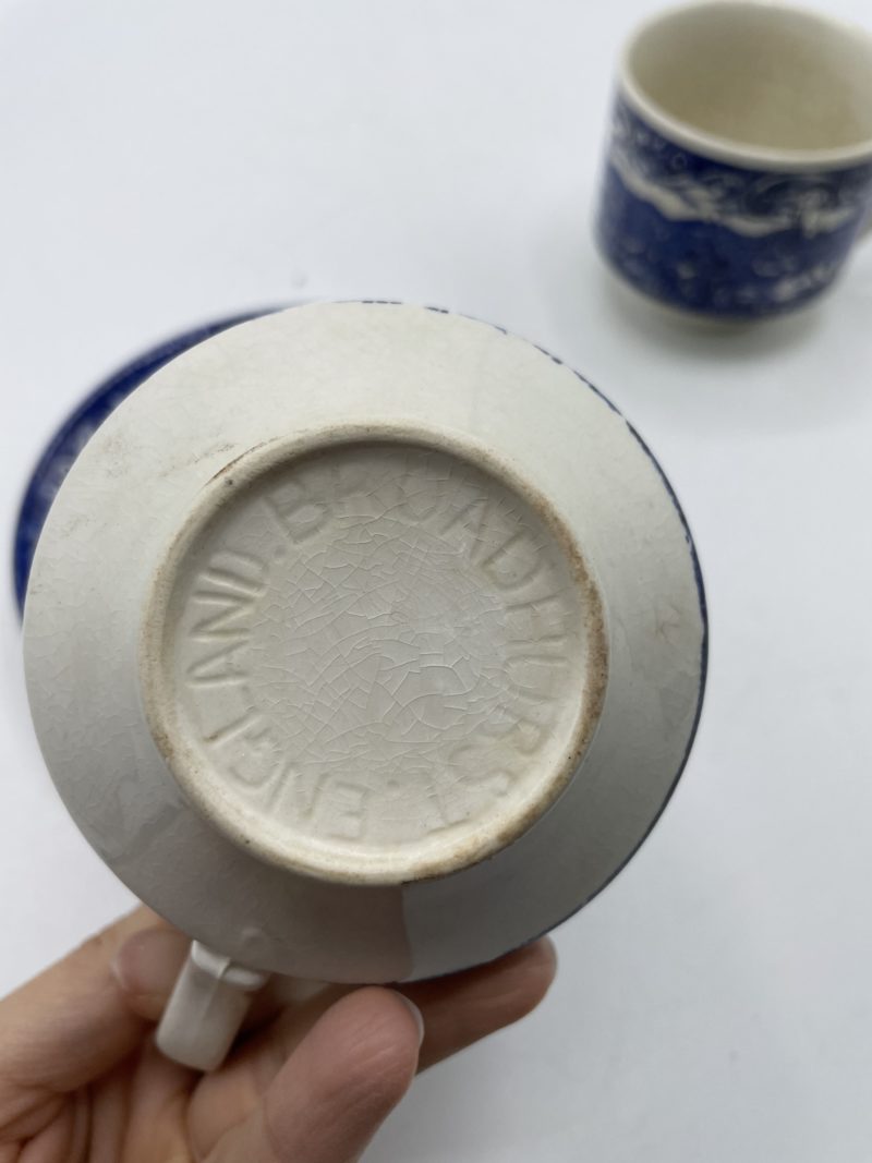 Duo de tasses à café et soucoupes vintage terre de fr England ironstone staffordshire bleues – Image 2