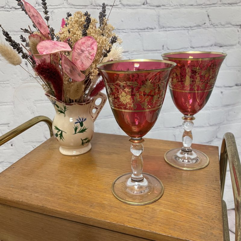 verre pied vaisselle vinatge vin cristal rouge bordeaux or