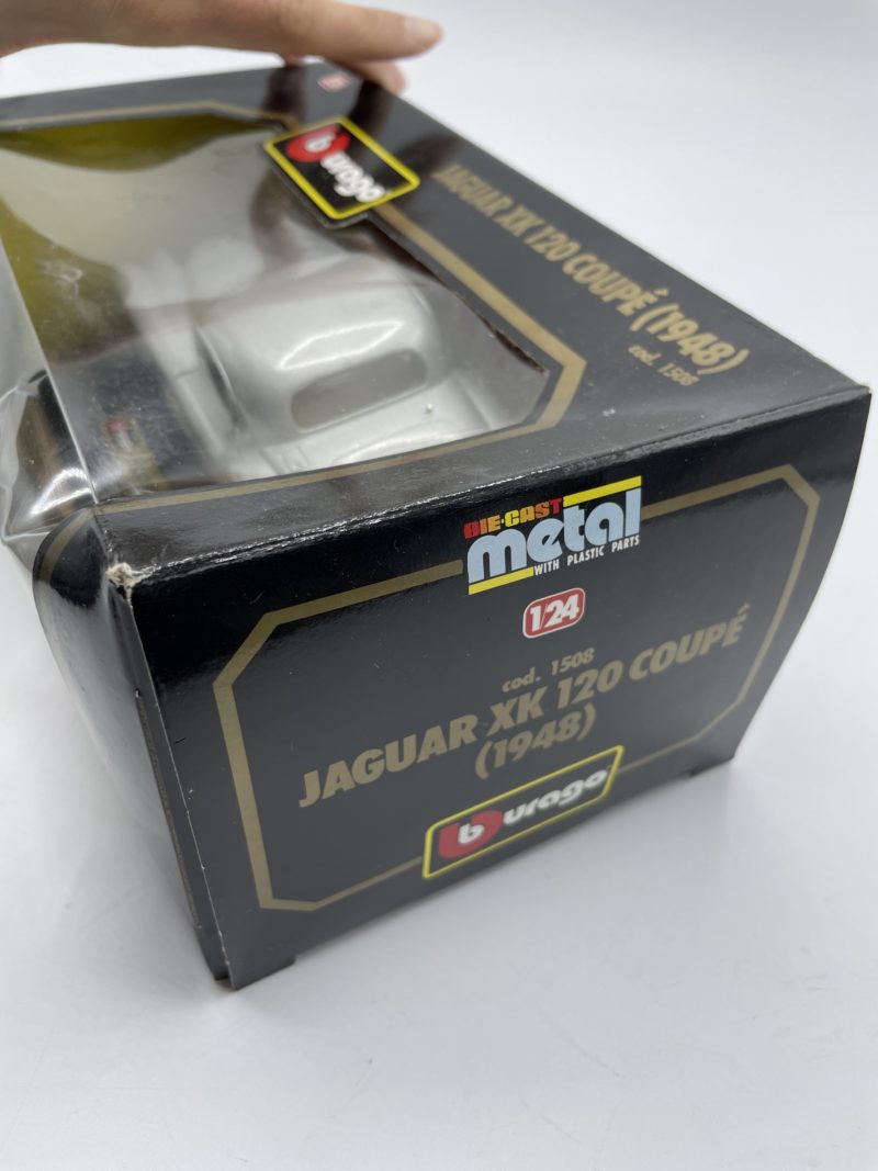 Voiture de collection miniature Burago Jaguar XK 120 Coupé 1948 – Image 3