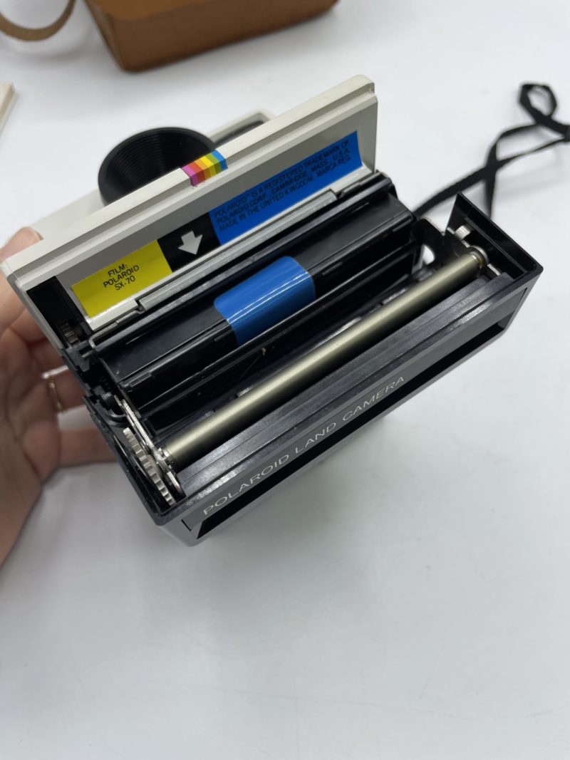 Appareil photo vintage Polaroid 1000 avec bouton rouge sacoche et accessoires – Image 3