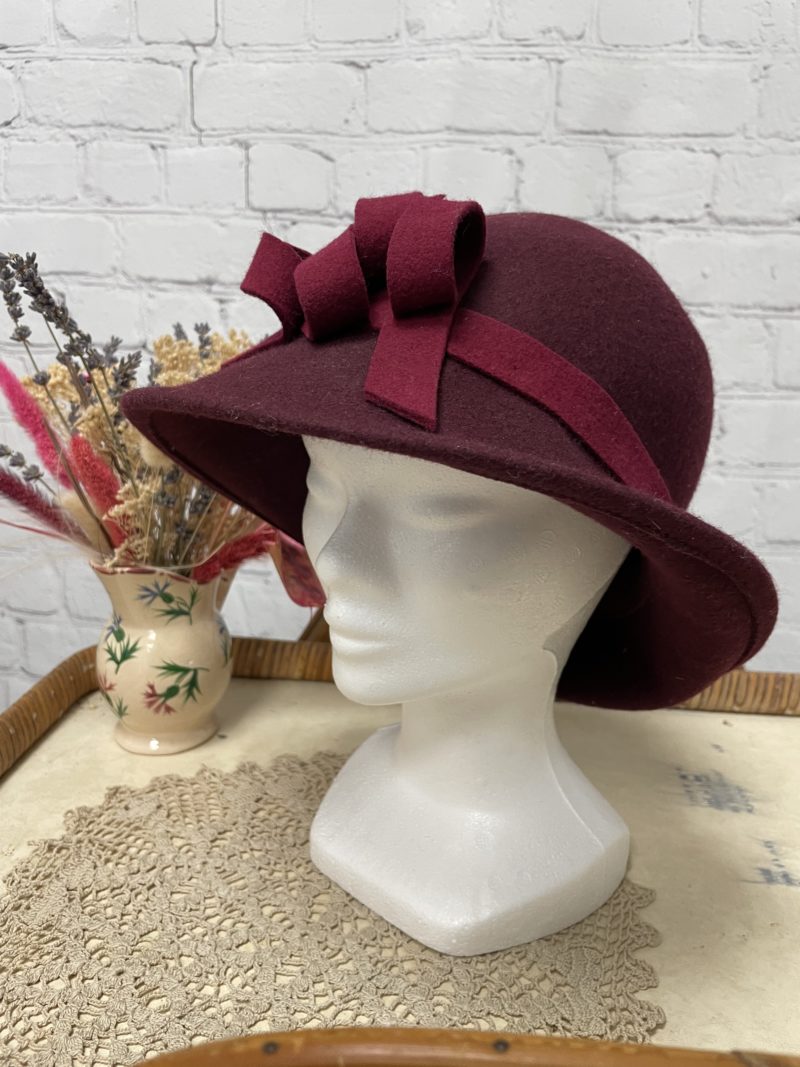 chapeau cloche vintage femme bordeaux rouge feutre laine