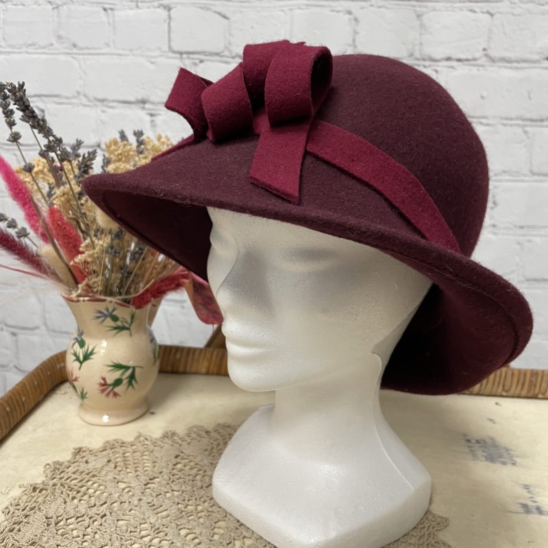 chapeau cloche vintage femme bordeaux rouge feutre laine