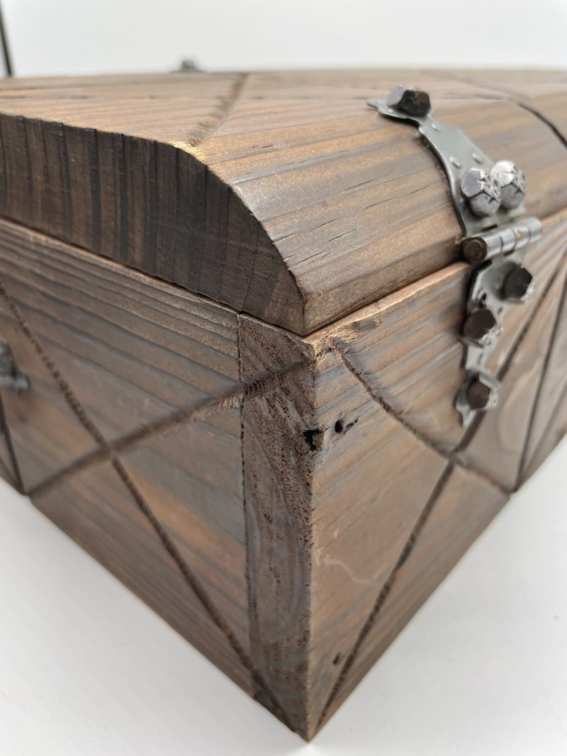 Grand coffre en bois foncé vintage – Image 7