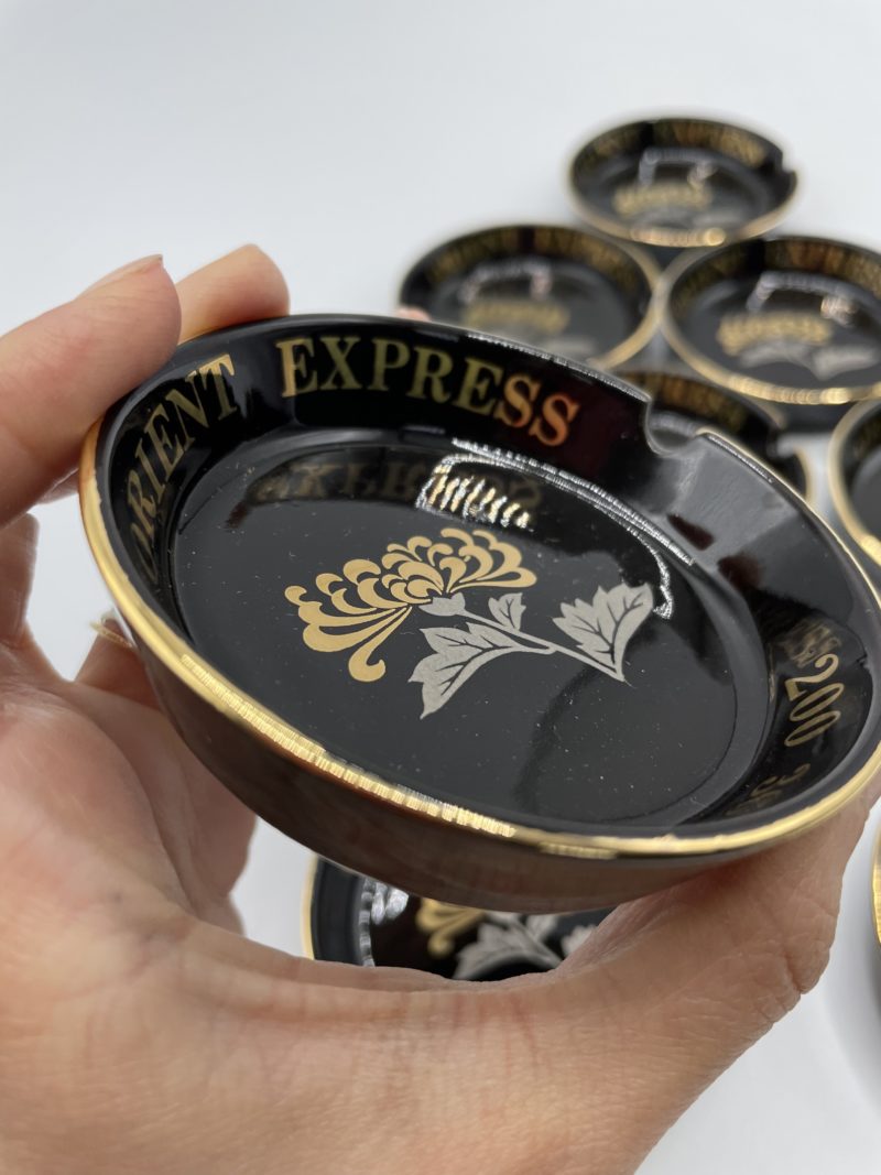 Lot de 9 petites soucoupes en porcelaine noires Orient Express Japon – Image 6