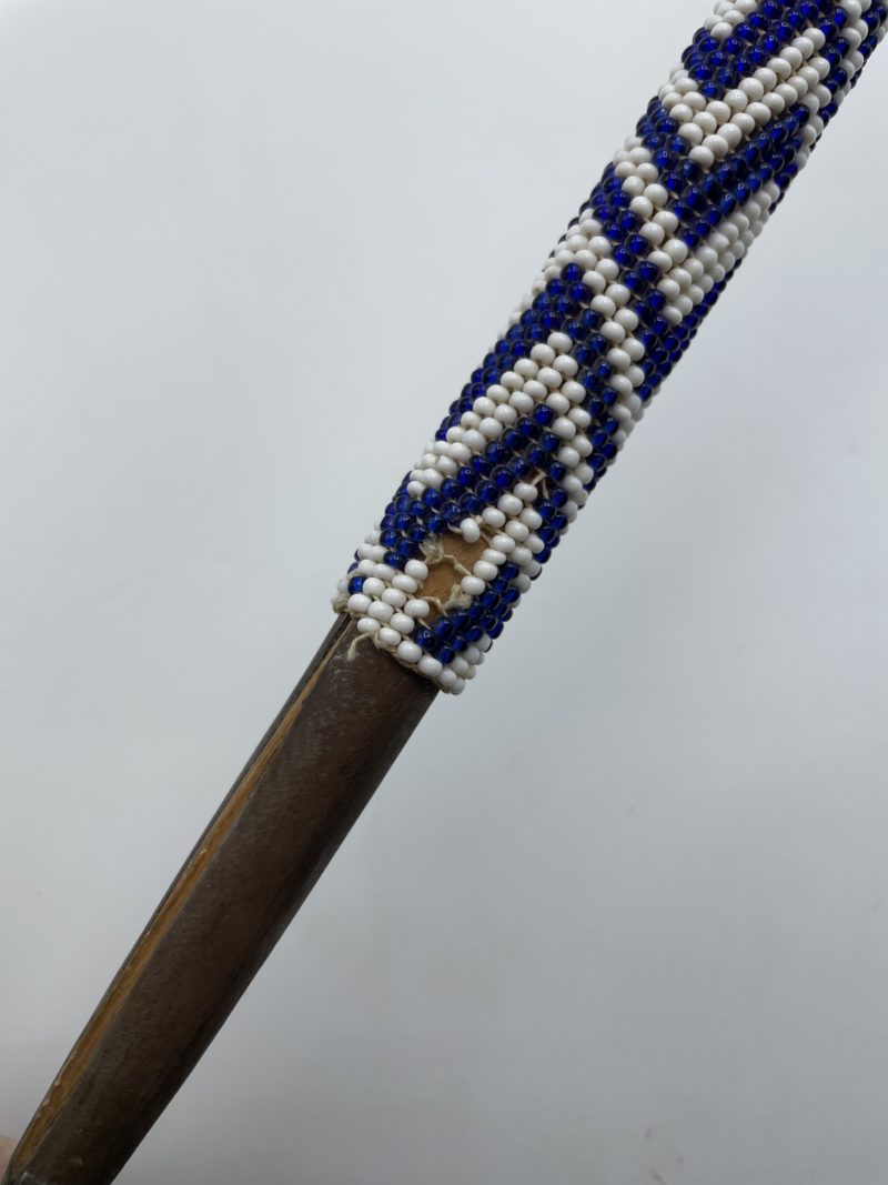 Pointe de sagaie africaine bois fer forgé et perles – Image 8