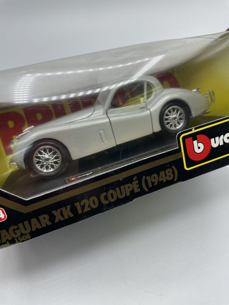 Voiture de collection miniature Burago Jaguar XK 120 Coupé 1948 – Image 2