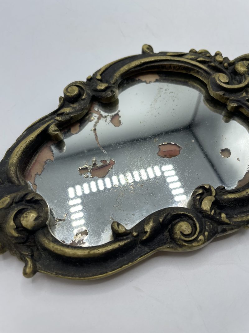 Petit miroir à main vintage en laiton baroque – Image 6
