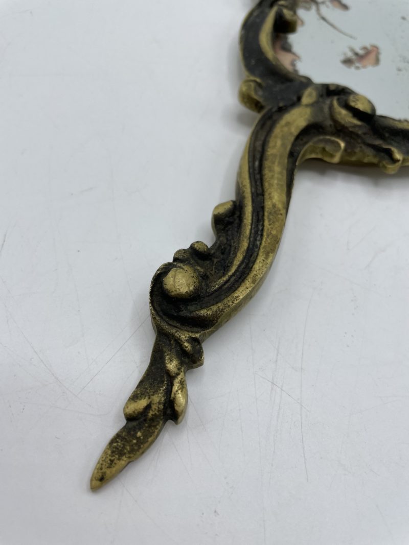 Petit miroir à main vintage en laiton baroque – Image 7