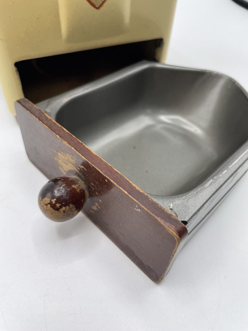 Moulin à café vintage Peugeot frères bois et métal laqué – Image 8