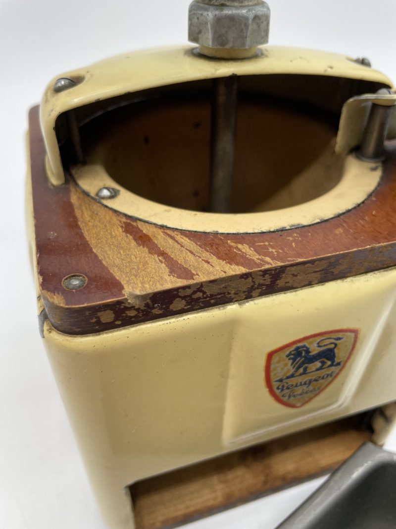 Moulin à café vintage Peugeot frères bois et métal laqué – Image 7