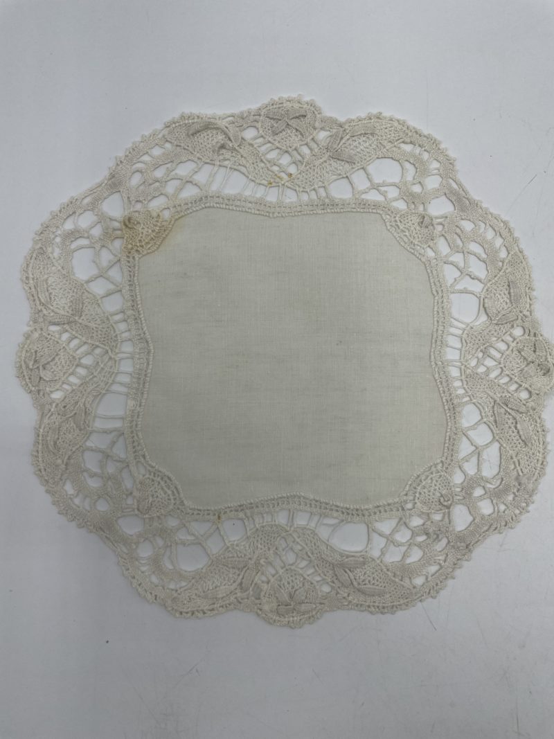 Ensemble 3 napperons vintage dépareillés collerette crochet – Image 5