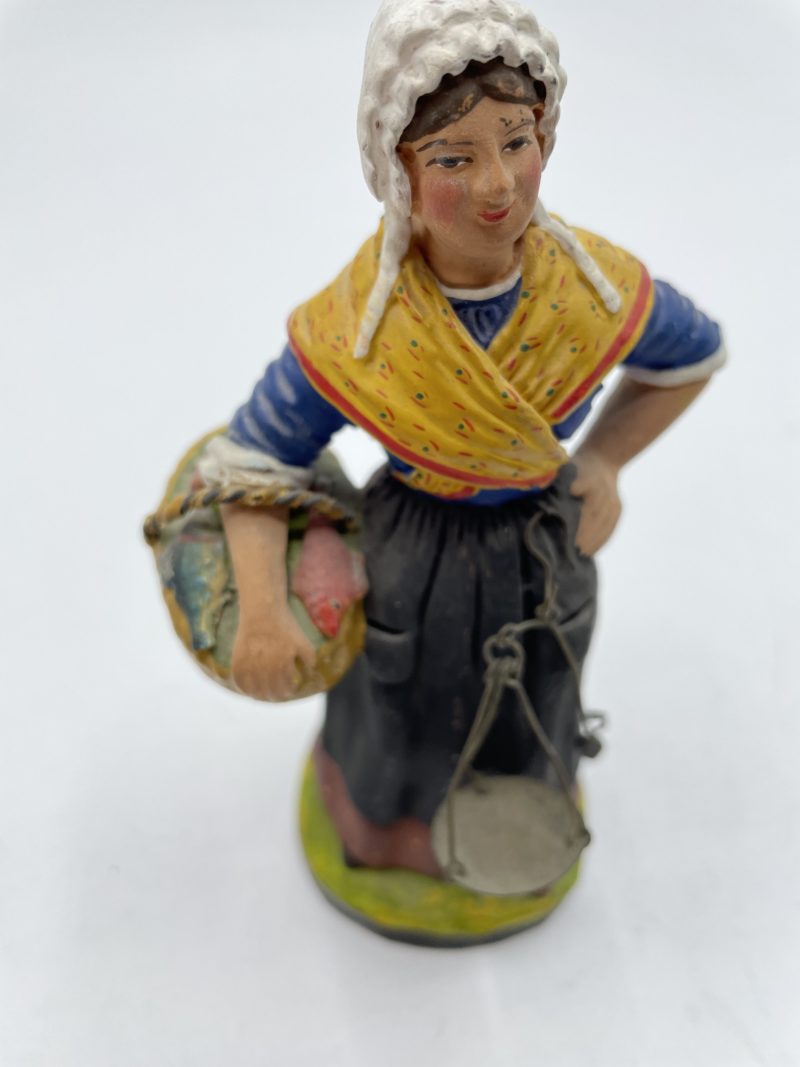 Duo petits santons de collection Carbonel et Fouque poissonnière et homme à la lanterne – Image 2