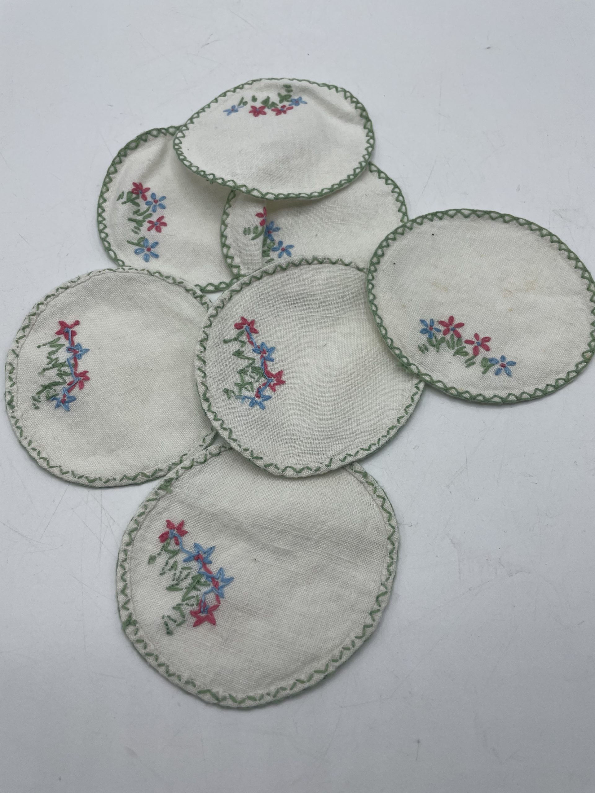 sous verre vintage broderie vert fleur napperon