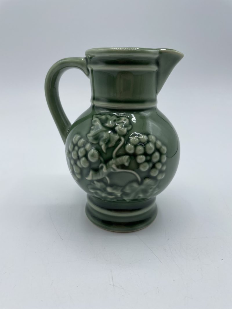 Petite carafe cruche céramique vert grappes de raisin – Image 2