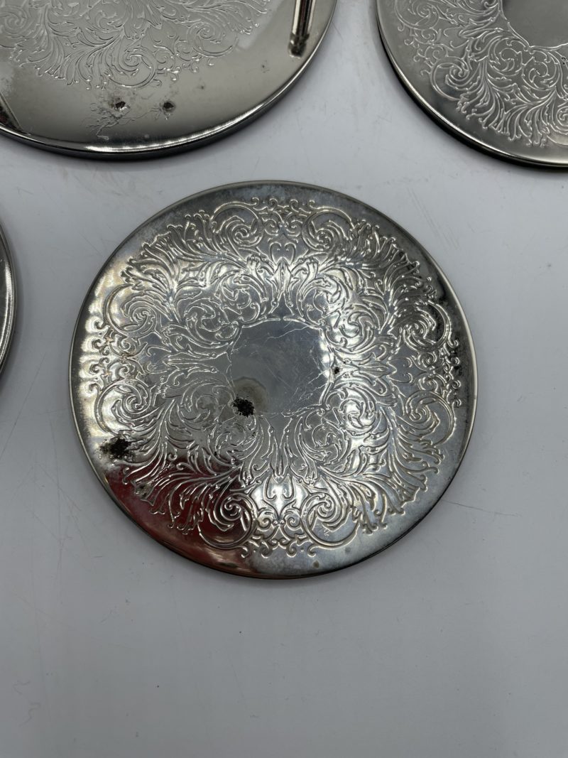 Lot de 6 dessous de verre métal gravé baroque – Image 10