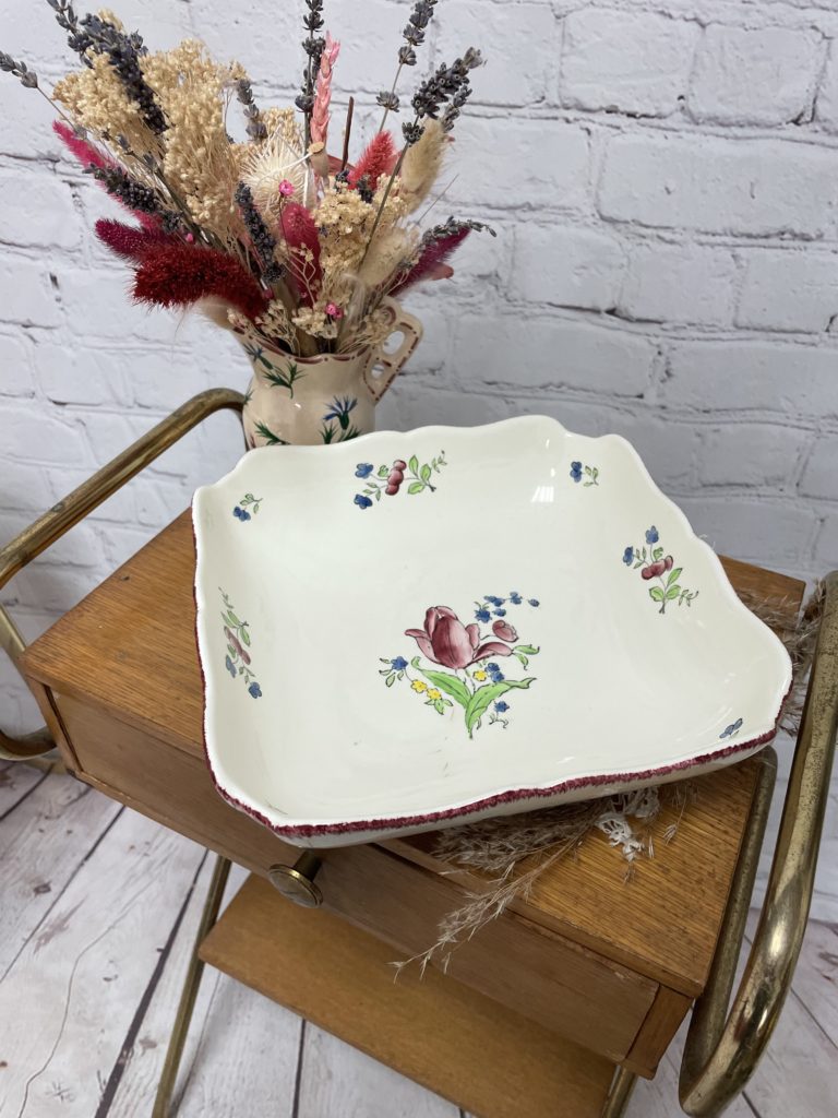 ANCIENNE BONBONNIÈRE FAÏENCE Gien Décor Blanc Renaissance Majolique ANCIENNE BONBONNIÈRE FAÏENCE Gien Décor Blanc Renaissance Majolique