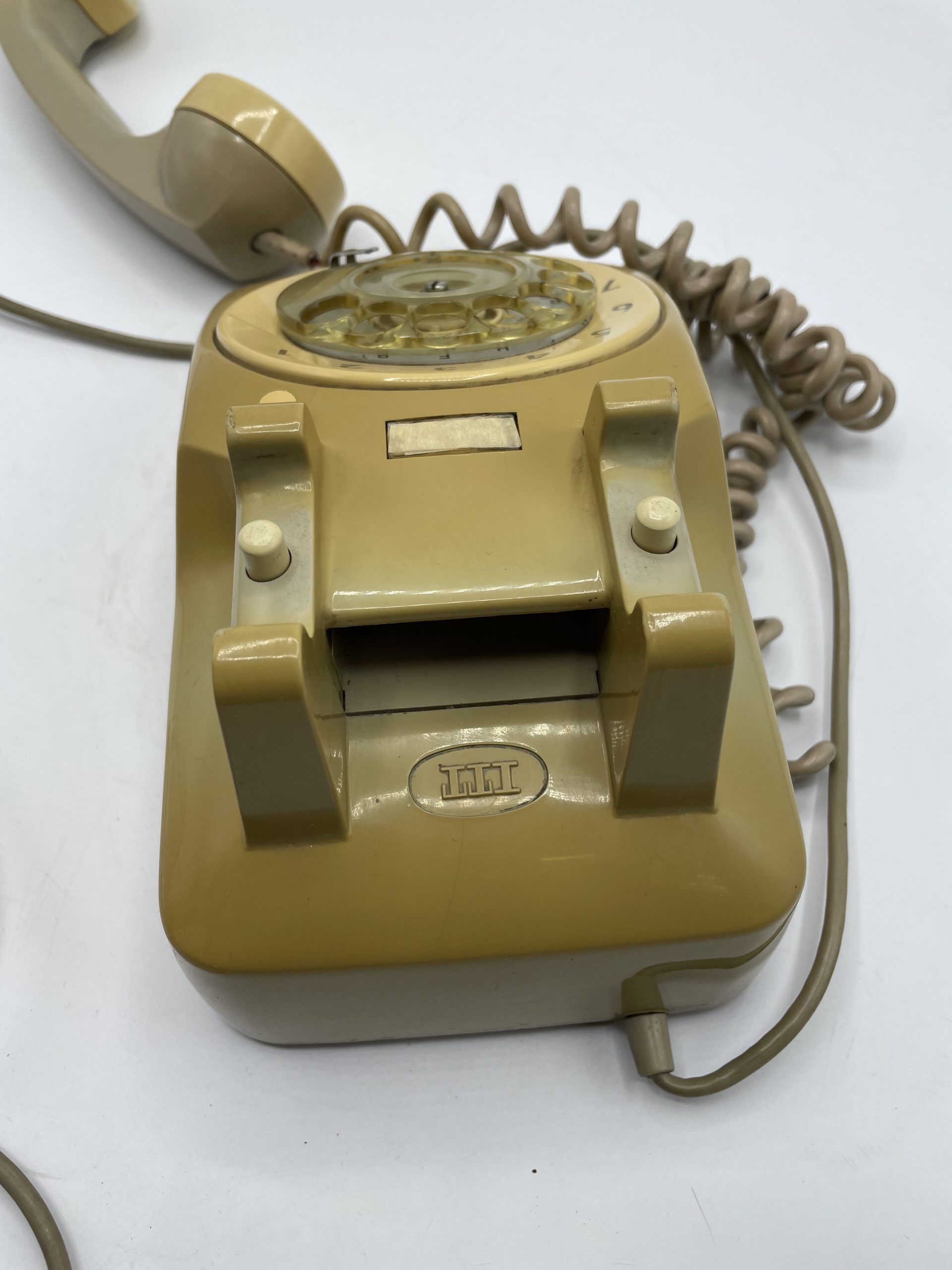 Ancien téléphone à cadran ITT CGT vintage beige - Ressourcerie Histoires  Sans Fin