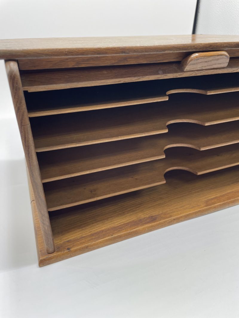 Ancien petit trieur classeur en bois à rideau – Image 5