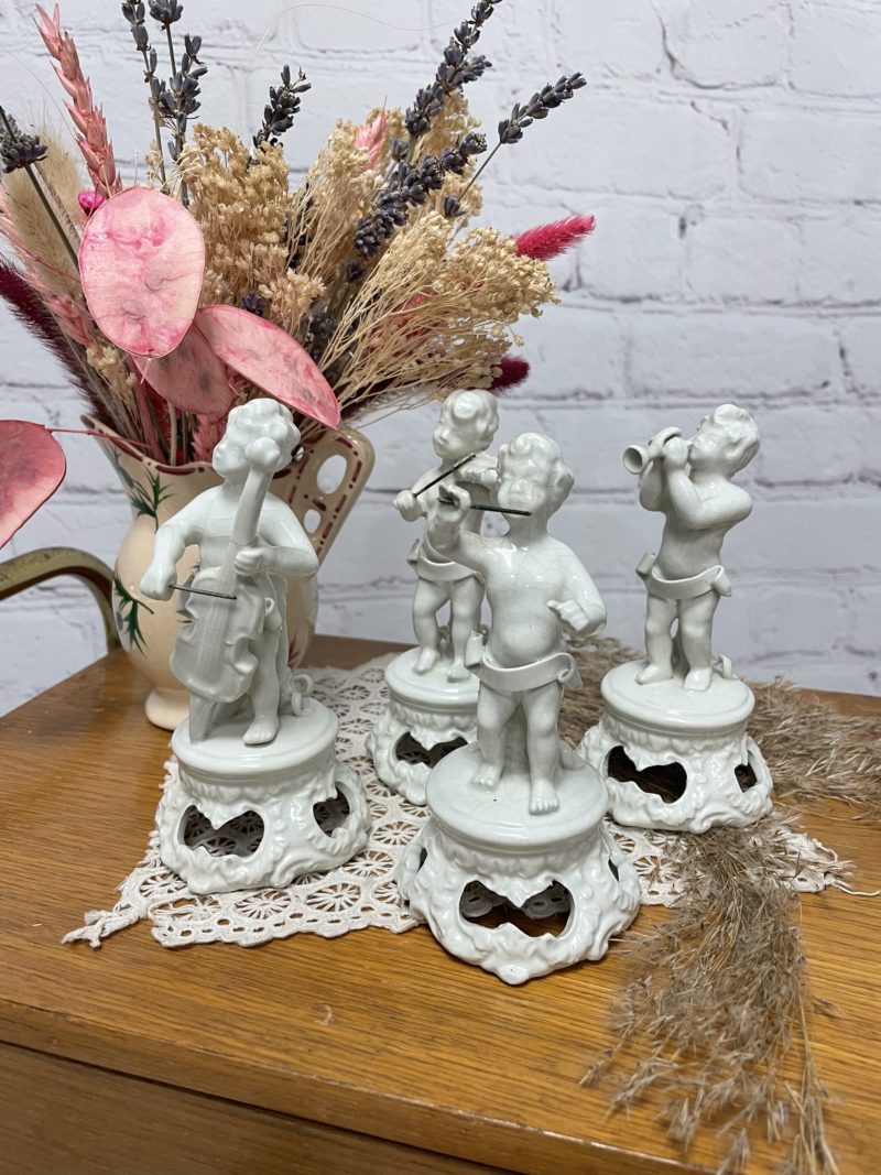 Lot 4 statuettes céramique orchestre chérubins