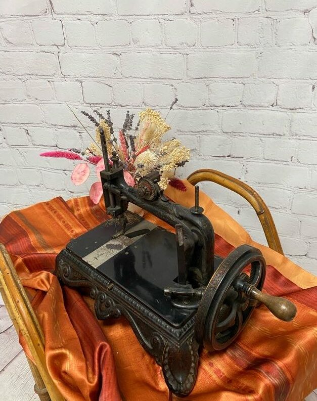 Ancienne machine à coudre Bremer & Bruckmann Original Brunonia 1880