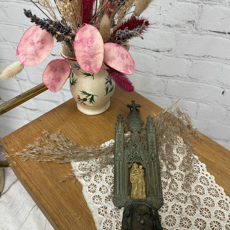 Bénitier mural Vierge à l'enfant et Jésus vintage gothique