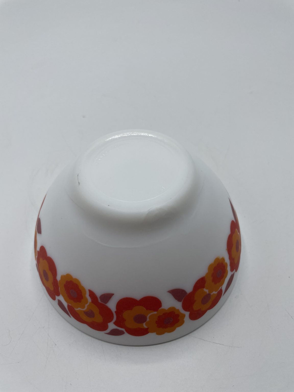 Petit Pichet Arcopal Vintage – Motif Fleurs Orange, Marron, Vert – Verre – Hauteur 14 Cm