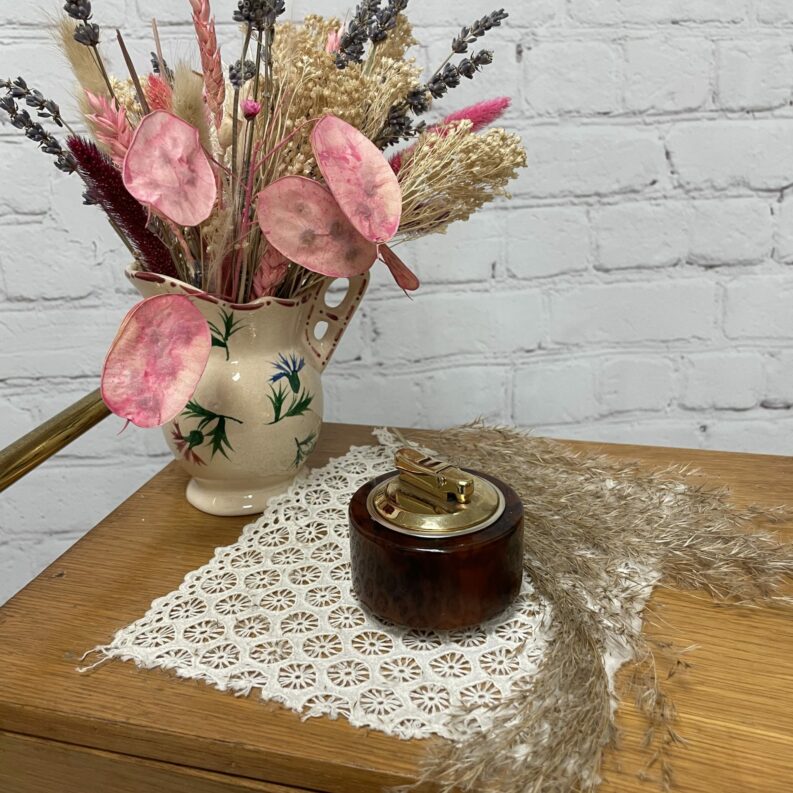 Petit briquet vintage de table en laiton